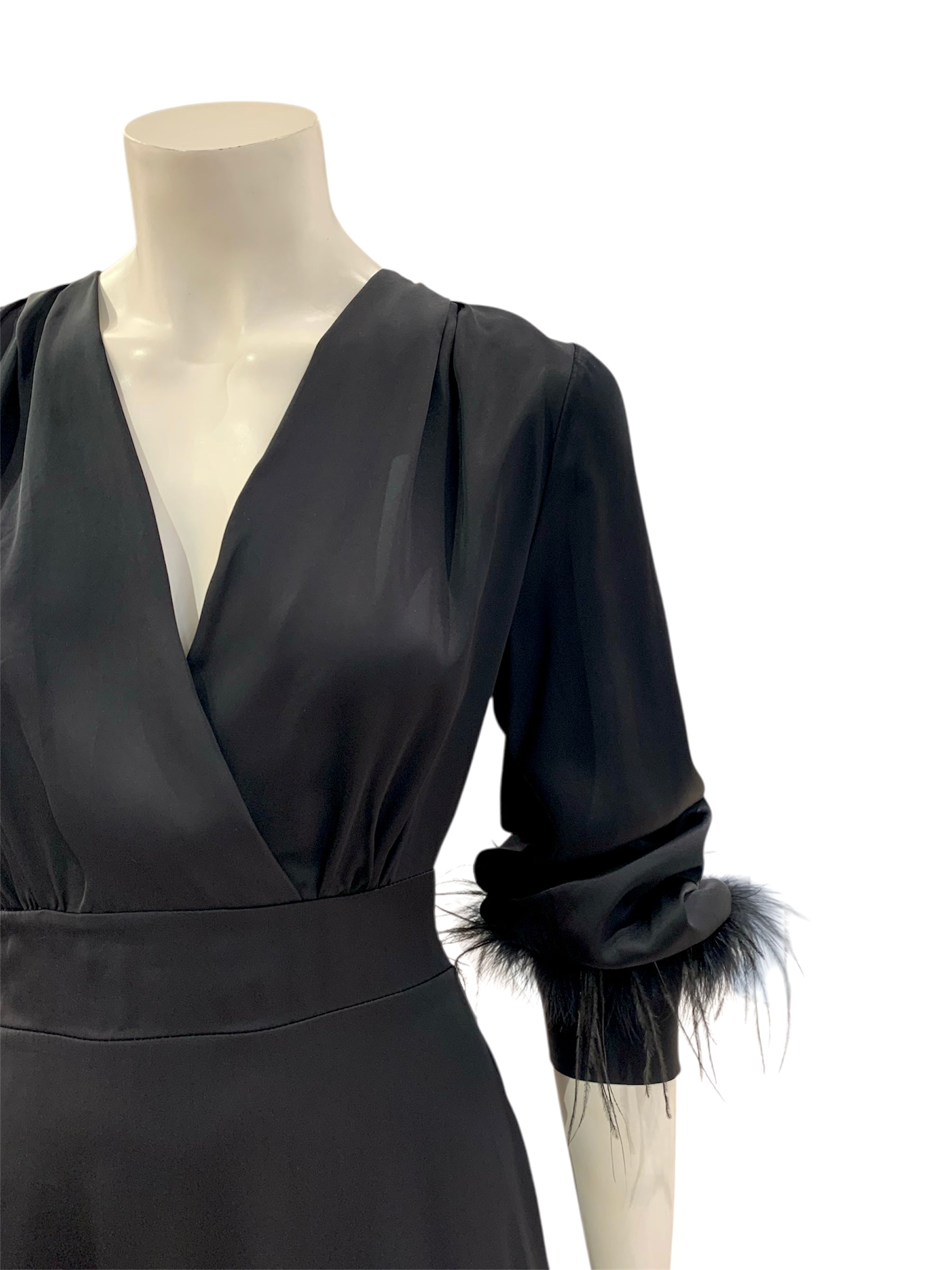 ABITO PIUME NERO