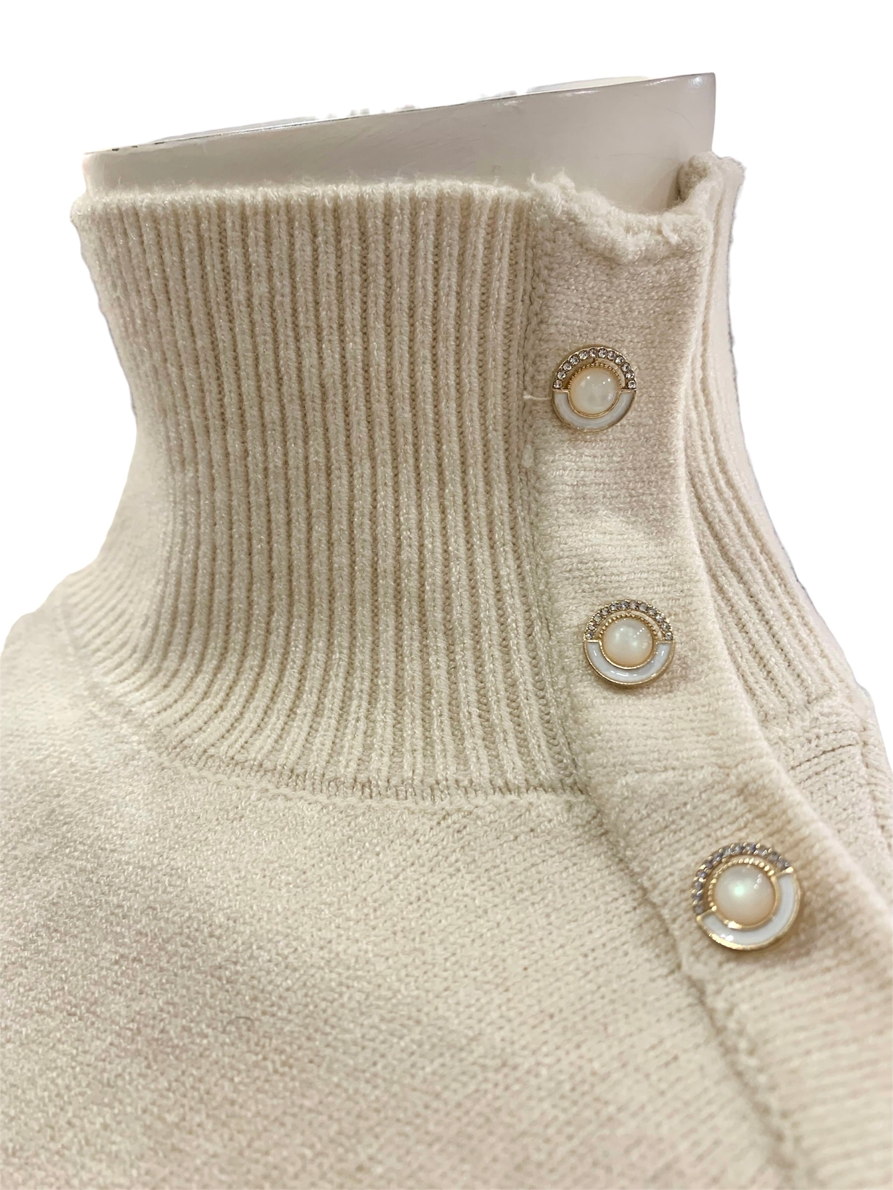 MAGLIA BOTTONCINI SPALLA NATURALE