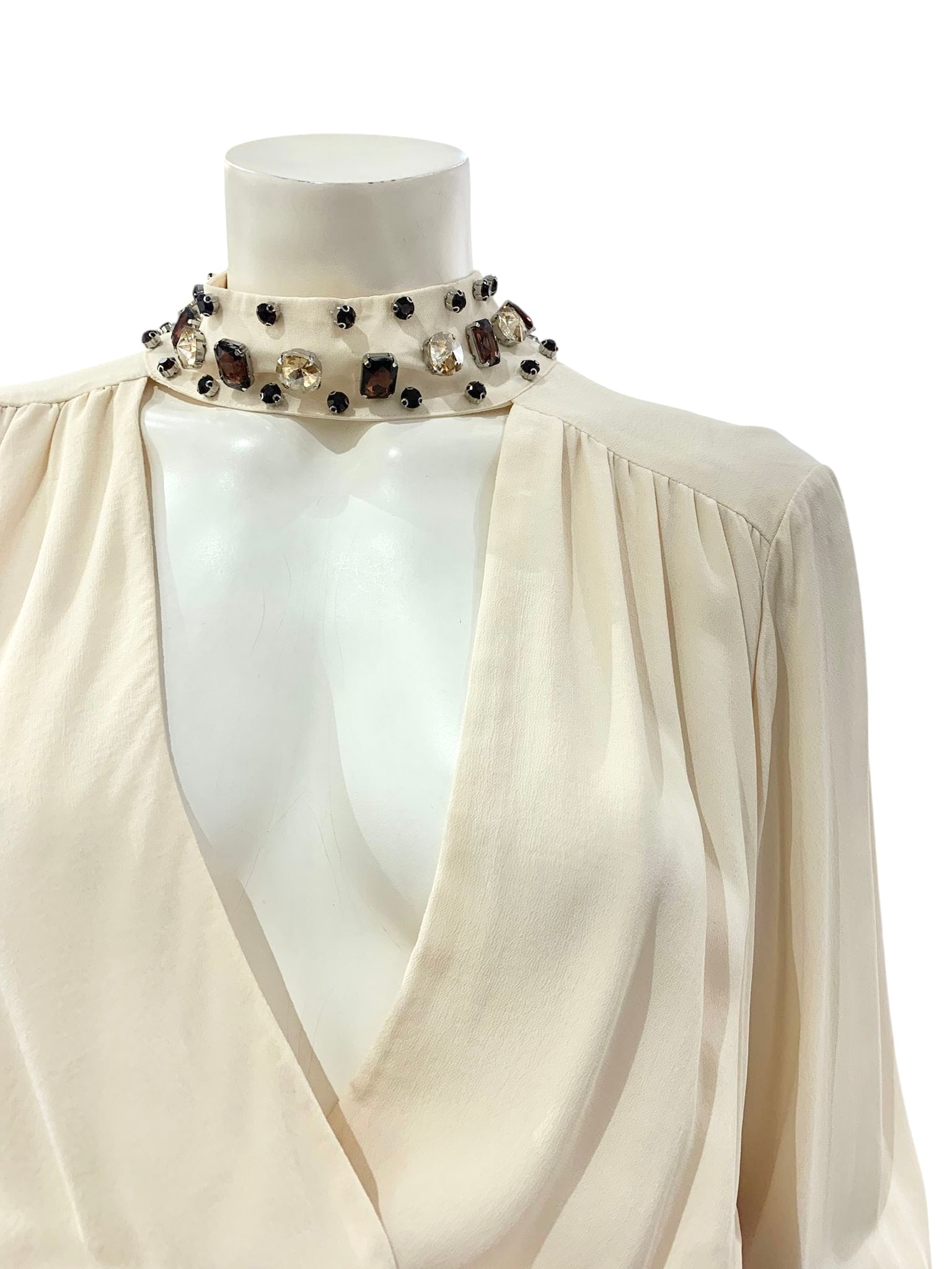 ABITO PIETRE AVORIO ROSSO