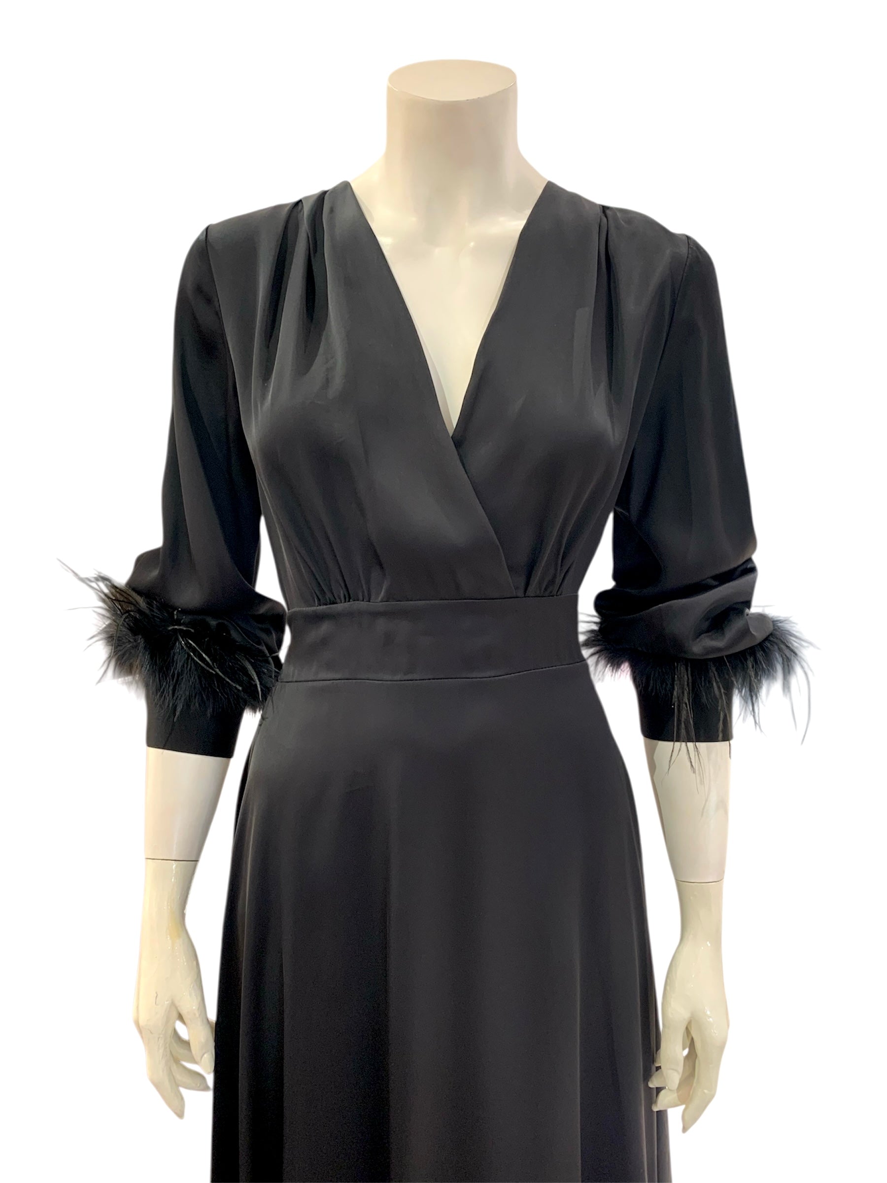 ABITO PIUME NERO